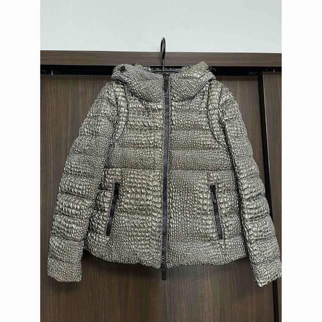 MONCLER ゴールド ショートダウン サイズ1 中古品 | フリマアプリ ラクマ MONCLER ゴールド ショートダウン サイズ1 中古品 | フリマアプリ ラクマ