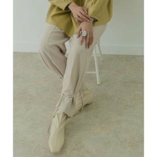 ケービーエフ(KBF)の【L.BEIGE】KBF+ スソシボリパンツ∴(その他)