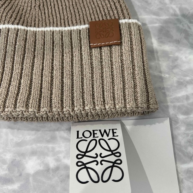 LOEWE(ロエベ)のロエベ　ニット帽　美品　LOEWE レディースの帽子(ニット帽/ビーニー)の商品写真