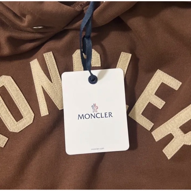 MONCLER(モンクレール)のモンクレール　フーディー  2022〜2023秋冬モデル  Mサイズ メンズのトップス(パーカー)の商品写真