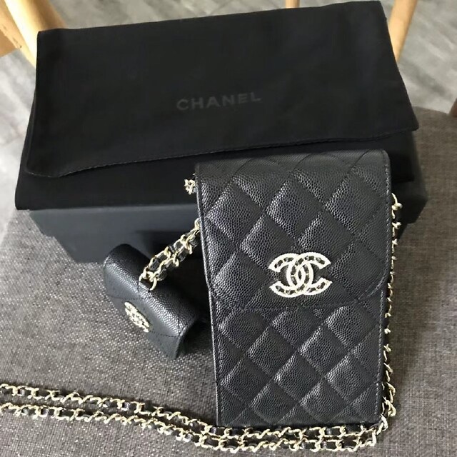 2022セール CHANEL - シャネル⭐︎フォンケース 携帯ケース 希少 チェーンバック ショルダーバッグ 2022セール CHANEL - シャネル⭐︎フォンケース 携帯ケース 希少 チェーンバック ショルダーバッグ