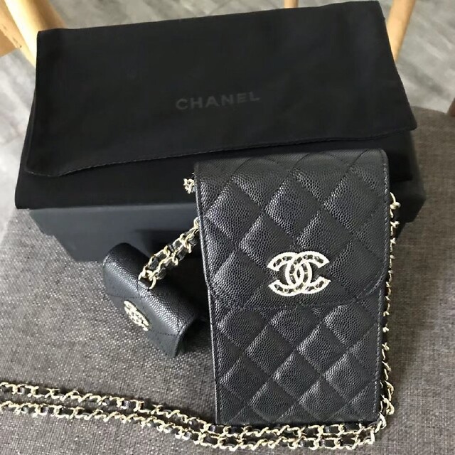 希少ピンク　CHANEL エナメルウォレットポーチ