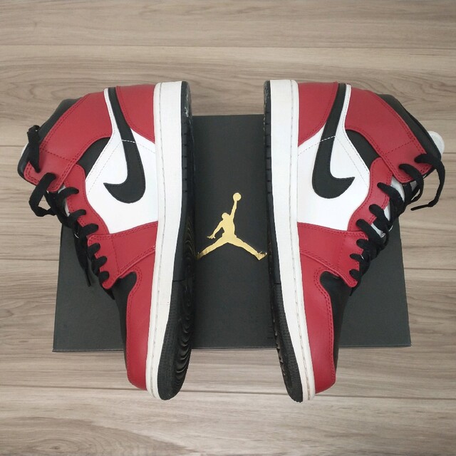 NIKE AIR JORDAN 1 MID CHICAGO BLACK TOE メンズの靴/シューズ(スニーカー)の商品写真