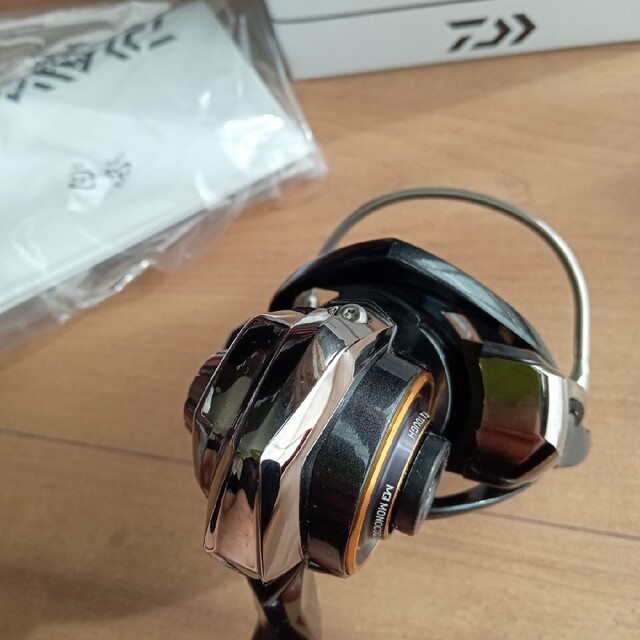 DAIWA(ダイワ)のDAIWA 21 CALDIA FC LT 2500S  21カルディア 本体 スポーツ/アウトドアのフィッシング(リール)の商品写真