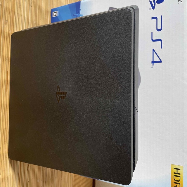 PlayStation4(プレイステーション4)のSONY PlayStation4 本体 CUH-2200BB01 エンタメ/ホビーのゲームソフト/ゲーム機本体(家庭用ゲーム機本体)の商品写真