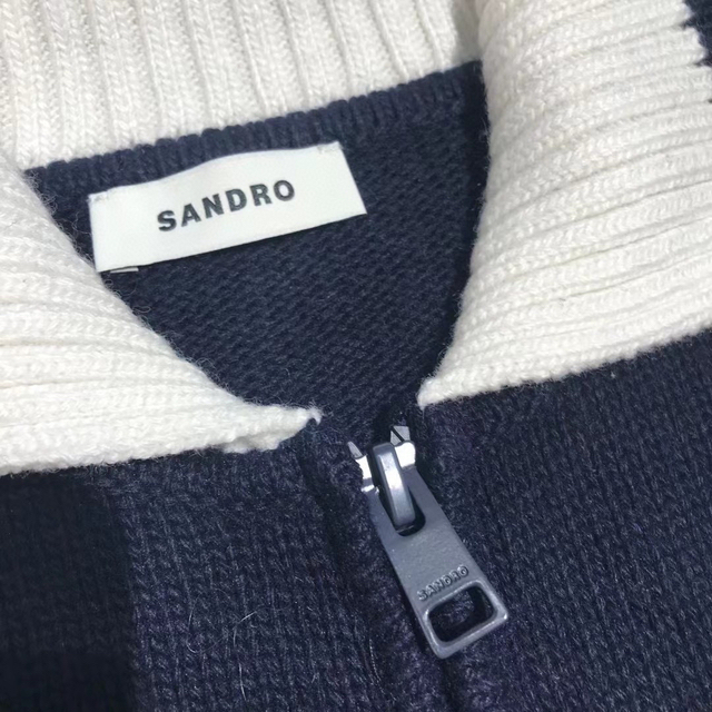 Sandro(サンドロ)の❤️Sandro22 秋冬新作新品　紺　ニット　セーター　オシャレ レディースのトップス(ニット/セーター)の商品写真