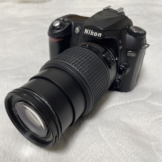 Nikon(ニコン)の【ジャンク】ニコンD50本体とズームレンズ55-200mm【撮影不能】 スマホ/家電/カメラのカメラ(デジタル一眼)の商品写真