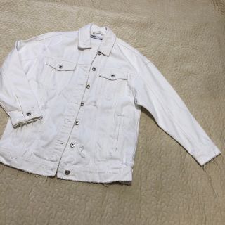 ザラ(ZARA)の未使用品　ZARA  オーバーサイズ　デニムジャケット　ホワイト　ＸＳサイズ(Gジャン/デニムジャケット)