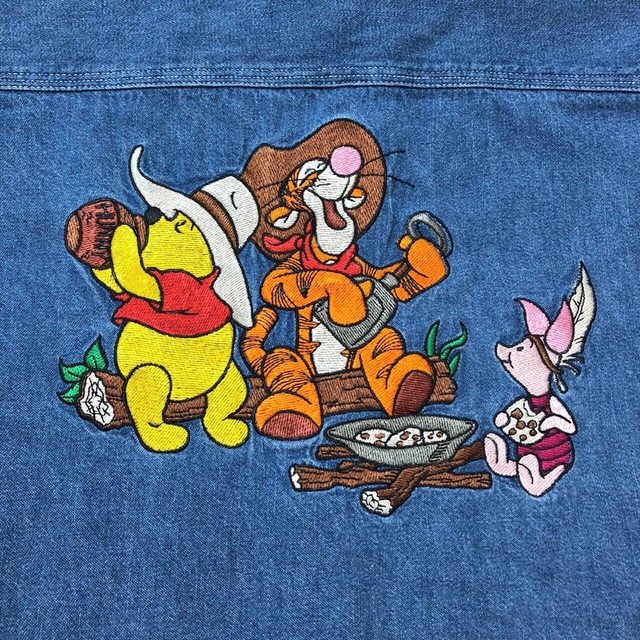 Disney(ディズニー)の【ディズニー】くまのプーさんカウボーイビッグキャラ刺繍デニムシャツ 90s メンズのトップス(シャツ)の商品写真