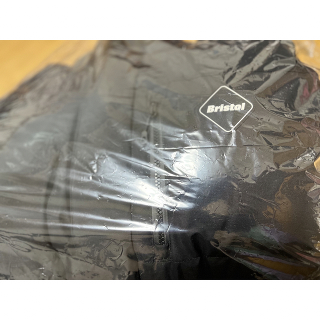 F.C.R.B.(エフシーアールビー)の定価以下 新品 22FW FCRB Tour Down Parka メンズのジャケット/アウター(ダウンジャケット)の商品写真