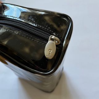 GUESS ゲス ポーチ バニティ 化粧 メイクポーチ バッグ 美品