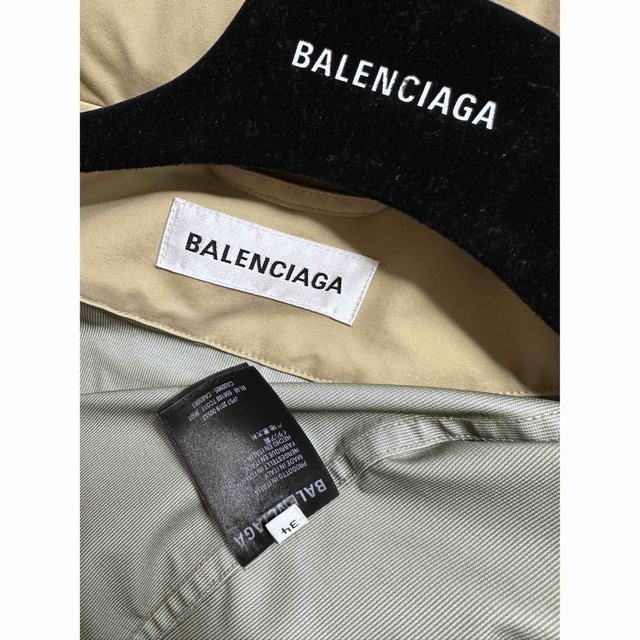 Balenciaga(バレンシアガ)のバレンシアガ　バックロゴジャケット・ウインドブレーカー・レインコート34 レディースのジャケット/アウター(ナイロンジャケット)の商品写真