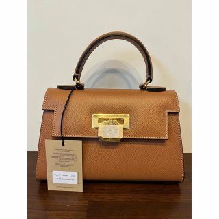 お値下げ中☆美品　CARBOTTI ガルボッティ Elena 243 TAN