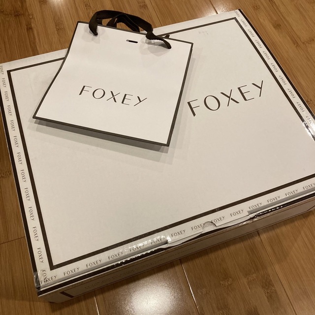 FOXEY(フォクシー)のフォクシー◇ショッパーセット　紙袋 レディースのバッグ(ショップ袋)の商品写真