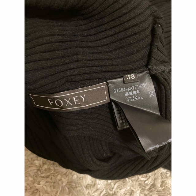 FOXEY(フォクシー)の新品タグ付き　フォクシー　エレガントバック　リブニット レディースのトップス(ニット/セーター)の商品写真