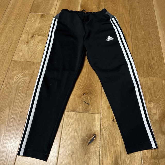 adidas(アディダス)のadidas ジャージ　140 キッズ/ベビー/マタニティのキッズ服女の子用(90cm~)(その他)の商品写真