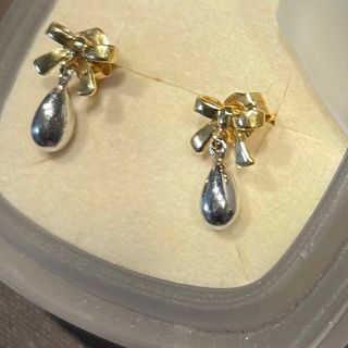 エル(ELLE)のお値下げ⭐️ELLE⭐️刻印あり⭐️揺れるリボンモチーフK18ピアス(ピアス)