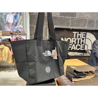 ザノースフェイス(THE NORTH FACE)の【新品・未開封】ノースフェイス トートバッグ エコバッグ L 黒 日本未発売(トートバッグ)