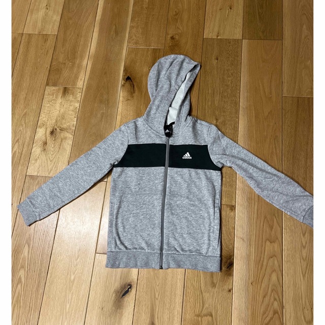 adidas(アディダス)のadidas セットアップ　140 キッズ/ベビー/マタニティのキッズ服女の子用(90cm~)(その他)の商品写真