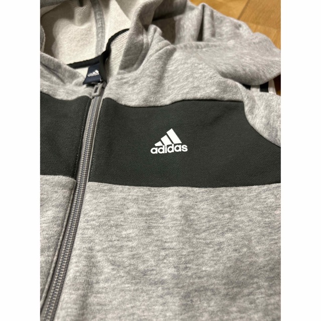 adidas(アディダス)のadidas セットアップ　140 キッズ/ベビー/マタニティのキッズ服女の子用(90cm~)(その他)の商品写真