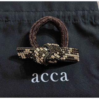 acca アッカ ブリジットポニー ドレスポニー ヘアゴム リボン 茶 金-