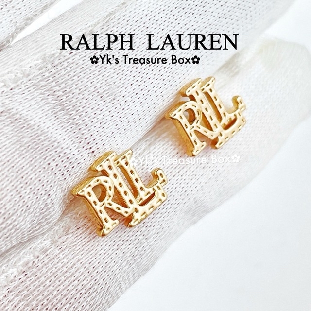 Ralph Lauren(ラルフローレン)のG305/RALPH LAUREN/ゴールドRLL ステッチロゴスタッドピアス レディースのアクセサリー(ピアス)の商品写真