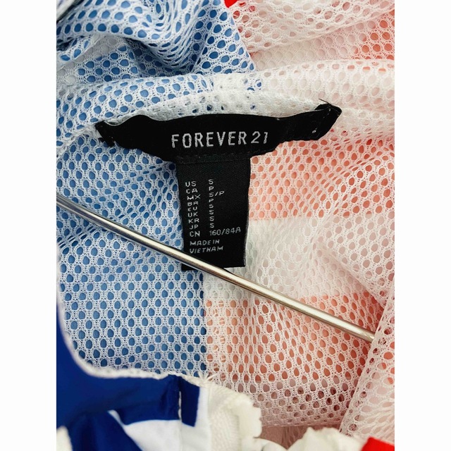 FOREVER 21(フォーエバートゥエンティーワン)のアウター レディースのジャケット/アウター(ブルゾン)の商品写真