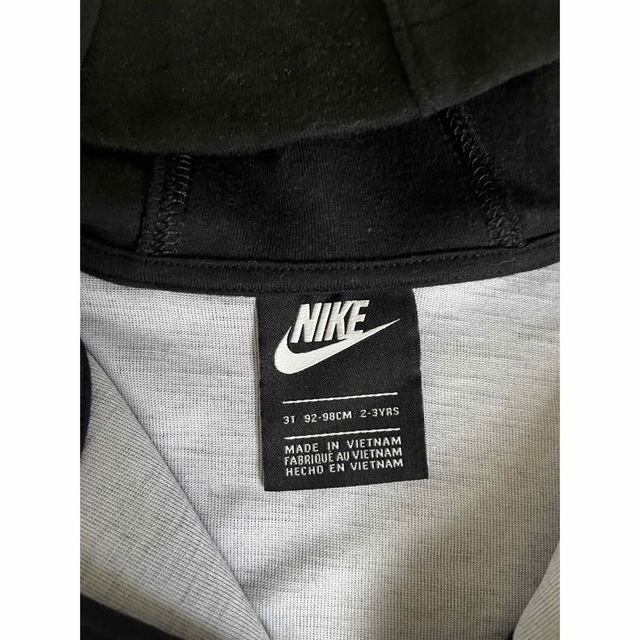 NIKE(ナイキ)のNIKE 新品タグ付き　パーカー キッズ/ベビー/マタニティのキッズ服男の子用(90cm~)(ジャケット/上着)の商品写真