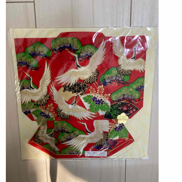 きもの「寿」ハンカチ　赤 レディースのファッション小物(ハンカチ)の商品写真