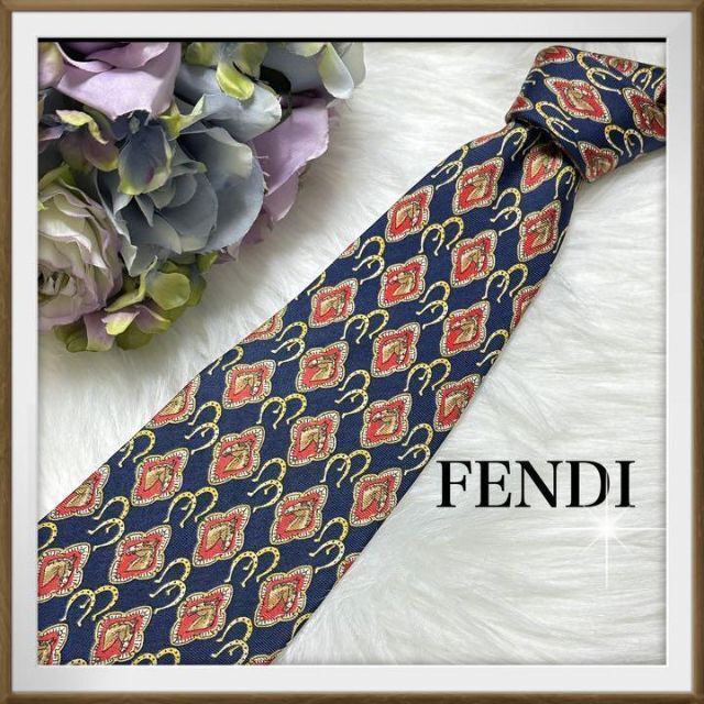 FENDI(フェンディ)の【正規品】FENDI フェンディ✨ネクタイ　馬　馬蹄　動物柄　ネイビー　シルク メンズのファッション小物(ネクタイ)の商品写真