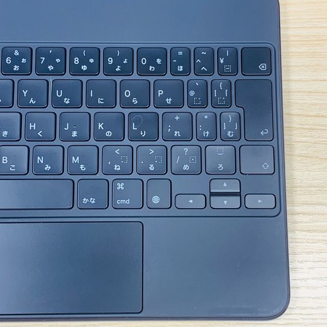 Apple(アップル)のApple iPad Magic Keyboard MXQT2J/A T231 スマホ/家電/カメラのPC/タブレット(PC周辺機器)の商品写真