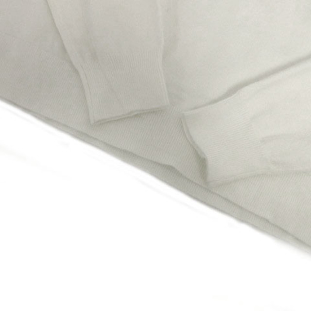 CECIL McBEE(セシルマクビー)のセシルマクビー ニット セーター Vネック リボン ホワイト 白 茶 黒 M レディースのトップス(ニット/セーター)の商品写真