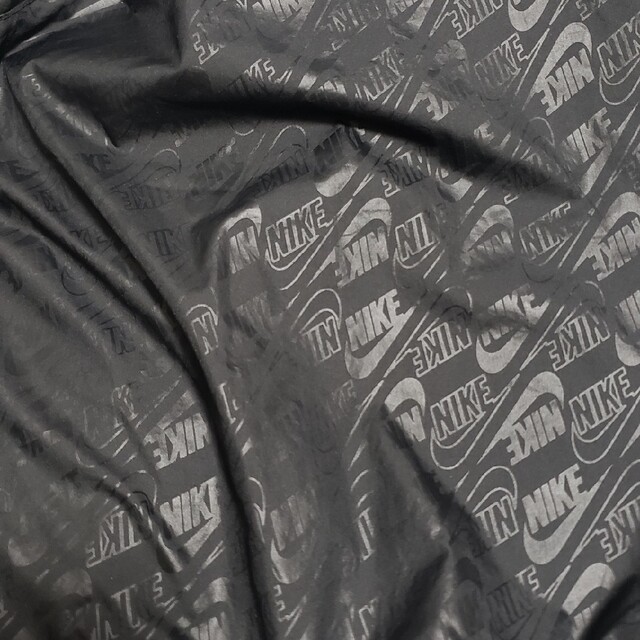 NIKE(ナイキ)のナイキ レディースのジャケット/アウター(ナイロンジャケット)の商品写真