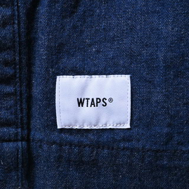 W)taps(ダブルタップス)のWTAPS DOC デニム ロング シャツ メンズのトップス(シャツ)の商品写真