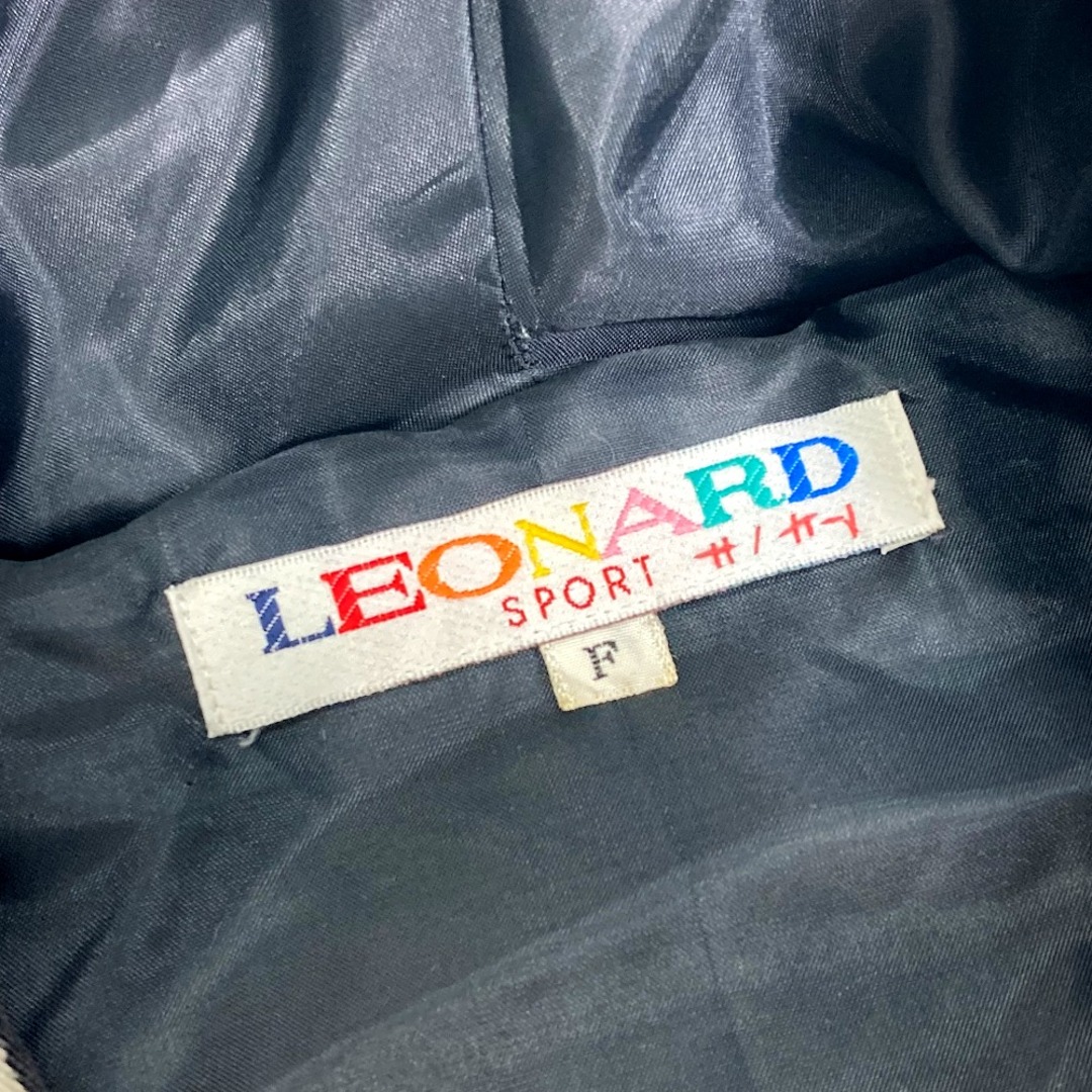 LEONARD(レオナール)のレオナール LEONARD 総柄 アパレル 長袖 アウター ダウンジャケット コットン ホワイト×ブラック レディースのジャケット/アウター(ダウンジャケット)の商品写真