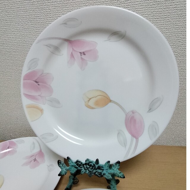 CORELLE(コレール)のコレール エレガントシティ チューリップ 皿 3枚セット インテリア/住まい/日用品のキッチン/食器(食器)の商品写真