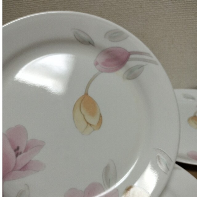 CORELLE(コレール)のコレール エレガントシティ チューリップ 皿 3枚セット インテリア/住まい/日用品のキッチン/食器(食器)の商品写真