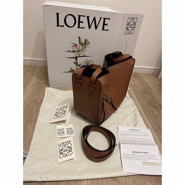 LOEWE - ロエベ 未使用 スモール タン ショルダー バッグ レディースの ...