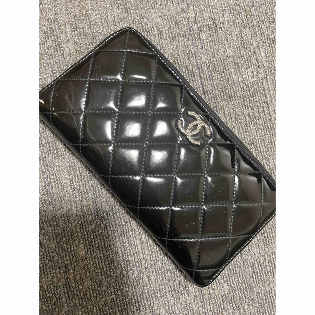 CHANEL(シャネル)の本日のみ限定価格  売りきり CHANEL  長財布　　エナメル　　ジップ メンズのファッション小物(長財布)の商品写真