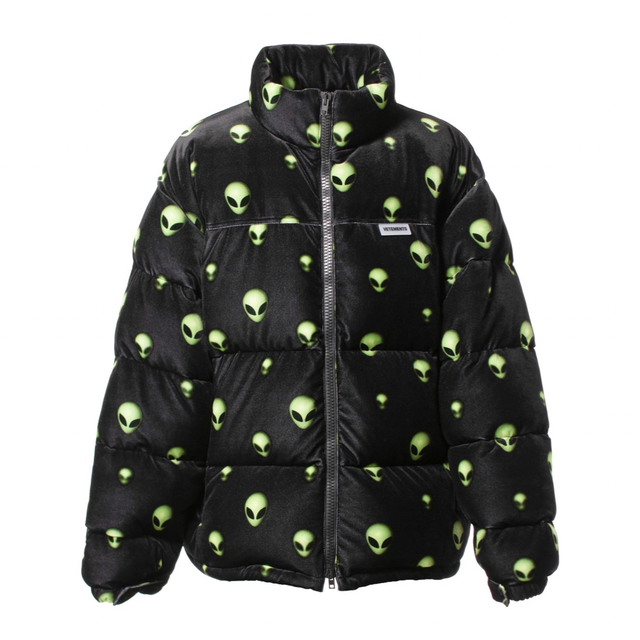 VETEMENTS(ヴェトモン)のVETEMENTS EXTRATERRESTRIAL JACKET メンズのジャケット/アウター(ダウンジャケット)の商品写真