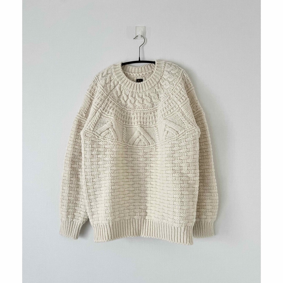 今季 BATONER SPREAD ARAN CREW NECK KNIT