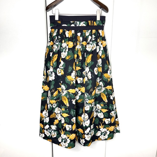 Lois CRAYON(ロイスクレヨン)のマキスカート　花柄スカート　place departure ロイスクレヨン レディースのスカート(ロングスカート)の商品写真