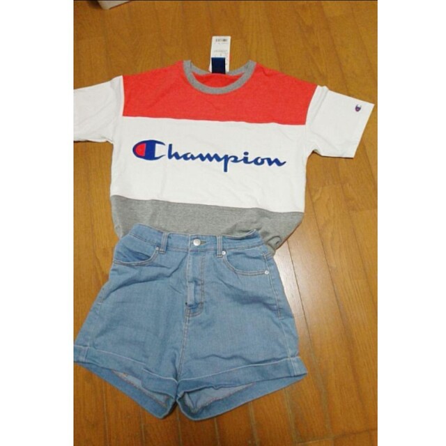 Champion(チャンピオン)の新品♡Champion　Tシャツ3色カラーM　ジムウェアランニングスポーツUV レディースのトップス(Tシャツ(半袖/袖なし))の商品写真