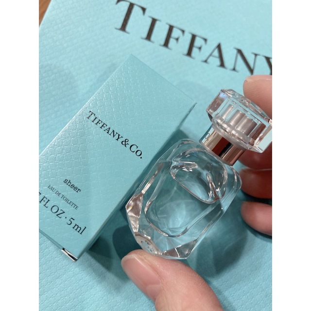 Tiffany & Co.(ティファニー)のおまけ付　Tiffany シアー、ローズゴールド　ミニボトル2種 コスメ/美容の香水(香水(女性用))の商品写真