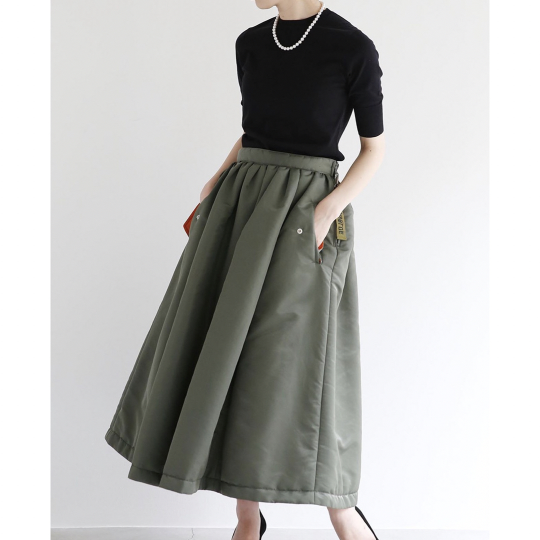 MADISONBLUE(マディソンブルー)の新品タグ付2022AW ギャザーパディングツイルスカート 02 レディースのスカート(ロングスカート)の商品写真