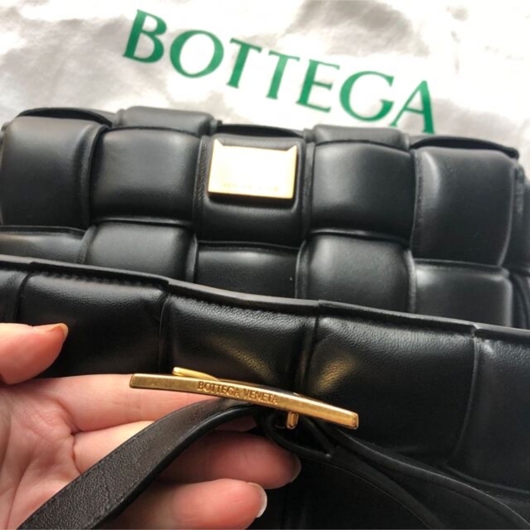 Bottega Veneta(ボッテガヴェネタ)のボッテガ　パデットカセット レディースのバッグ(ショルダーバッグ)の商品写真