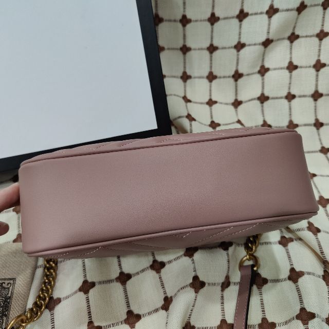 新品タグ付き GUCCIビー&スター ベルベット クロスオーバー サンダル ...
