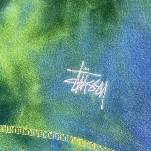 STUSSY(ステューシー)のstussy ステューシー ハーフジップフリースタイダイ柄 刺繍ロゴワンポイント メンズのジャケット/アウター(その他)の商品写真