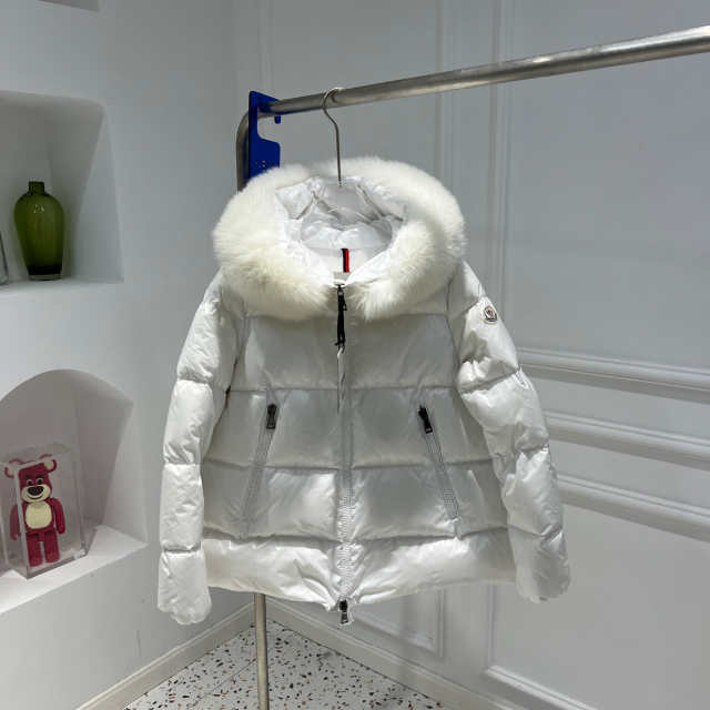 注目の福袋！ MONCLER - MONCLER モンクレール Laicheショート ダウン ...