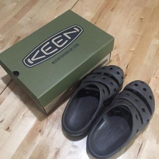 キーン(KEEN)のKEENサンダル「ヨギ」25センチ(サンダル)